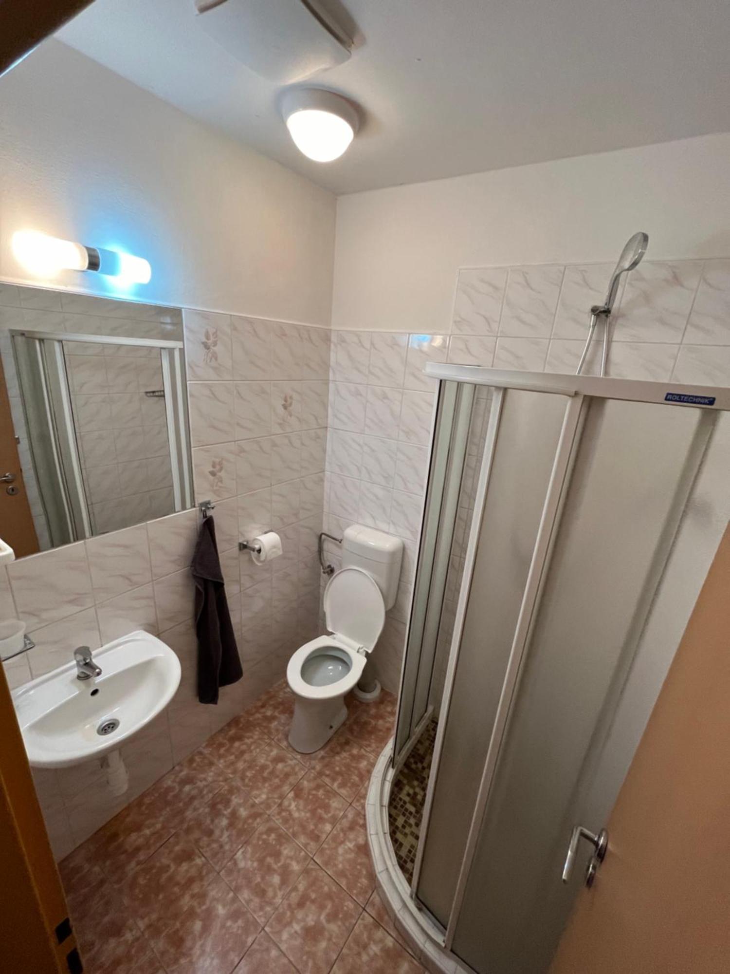 Apartmánový dům Obecná škola Svetlik Exterior foto